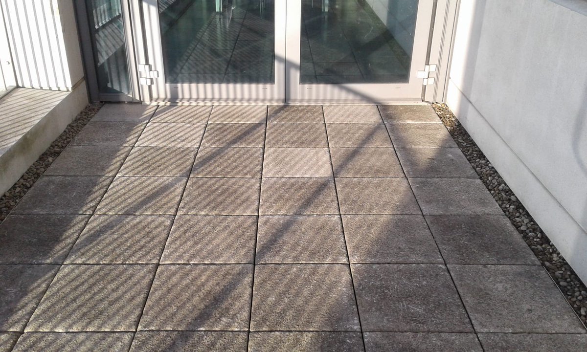 DonkinGroup's tweet photo. Just completed, this small works project required a complete strip &amp; removal of an existing single-ply system &amp; associated coverings due to serious water ingress issues caused by poor installation, all completed with no impact to the clients operation https://t.co/BSVWwrZhmF