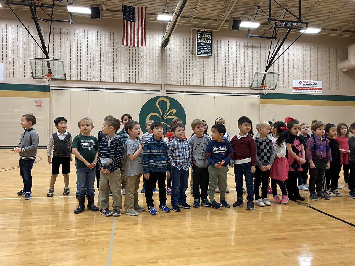 sceDCSD's tweet photo. Proud of our kindergarten students for a wonderful performance of the National Anthem before the Karrer girls basketball game tonight @mhubertSCE @MrsHippK @KMSAthletics #OurSCEStory #SweetKinderVoices https://t.co/9RWvRB9MWg