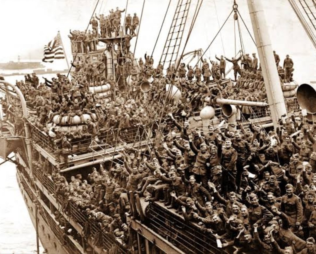 _mfac's tweet photo. #Philippines (1st pic. Ships from China docked in Manila Port)
 (2nd-3rd pic.- 1918 Mantua &amp; Leviathan Ship overpacked with 9,000 soldiers and crew members - and the pendemic "Influenza flu" a.k.a "Spanish flu" (that killed 50 million people around the world) 😷 https://t.co/OdUapBnC3h