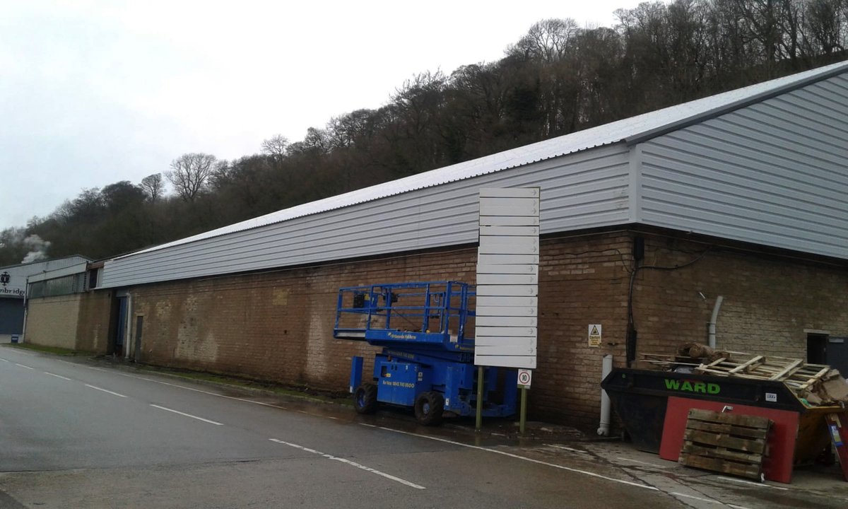 DonkinGroup's tweet photo. Phase 1 of 2 completed on a 10,000 sq.ft, full removal &amp; re-roof/clad project in Derbyshire. The client required a quick start on this project, on this occasion, we were able to commence re-roofing works just 10 working days from receipt of order. https://t.co/1KE8qlk1NB
