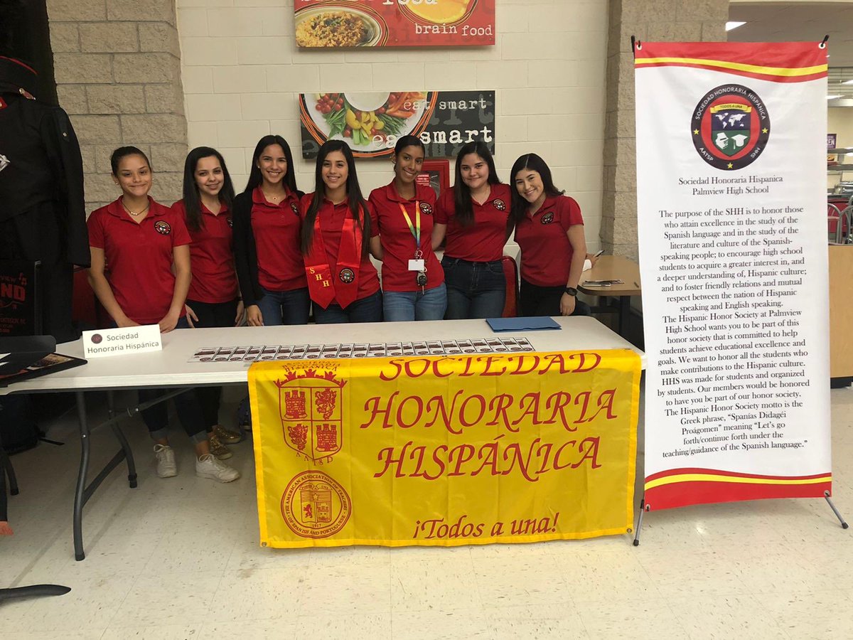 SHHPalmview's tweet photo. Sociedad Honoraria Hispánica students representing PHS at the 8th-grade parent orientation https://t.co/D8lJrcW0sz
