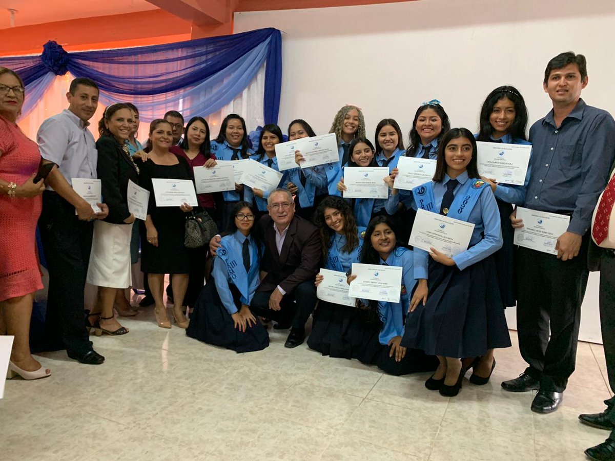 EdgarCuevaV's tweet photo. HOY, con la presencia de @RaisaCorral coordinadora (S) de @EducacionZ4_Ec, directores del #Distrito23D01 y #Distrito23D02, se llevó a cabo el #ActoSolemne de entrega de #Diploma a los estudiantes del #BachilleratoInternacional.
#SomosEducaciónEC
@JOSEBURGOSBRION
@monserratcream1 https://t.co/4eedz1XYAh