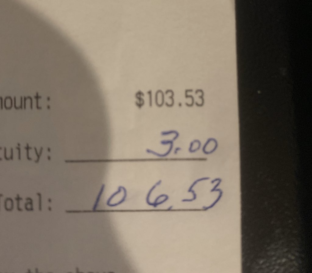 noel_kylie's tweet photo. I can’t stress this enough, IF YOU CAN’T AFFORD TO EAT OUT, STAY HOME!!!!!!!!! https://t.co/pfWxJAr2Zp