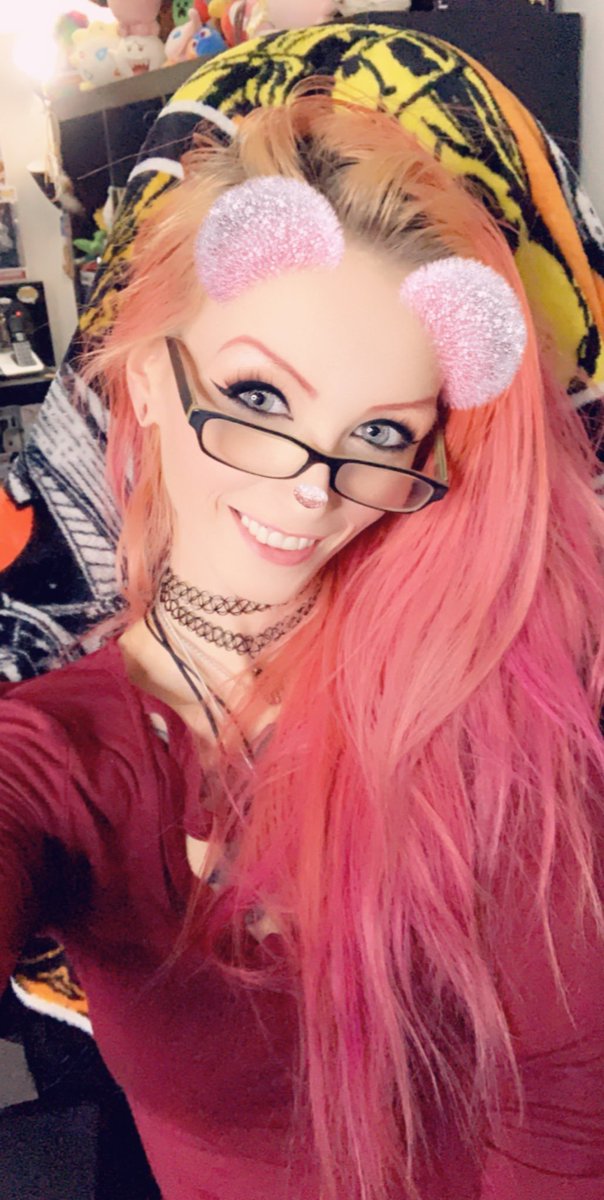 LizzieRoseGames's tweet photo. https://t.co/ULDJilP7rg 💕 live now !  @TwitchHost @SmallStreamersC https://t.co/Gpml2iTD9q