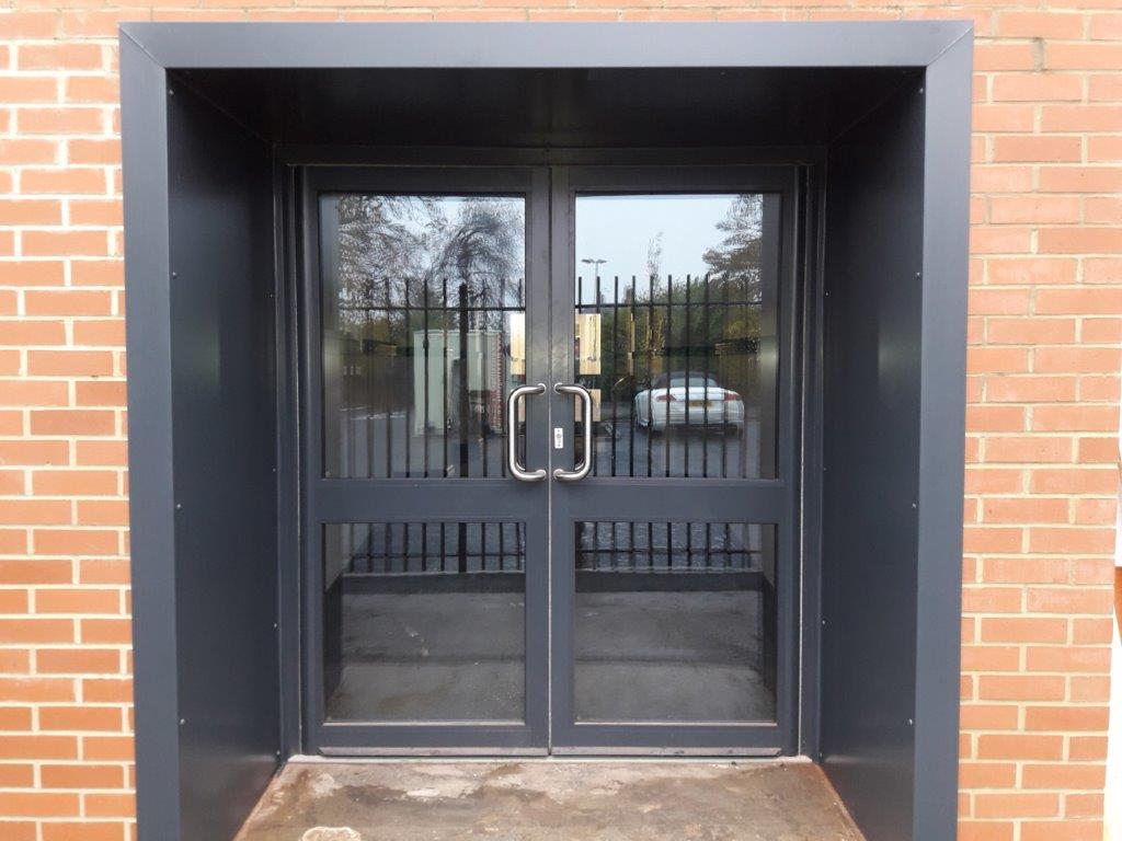 DonkinGroup's tweet photo. Another great example of how smaller projects are a key part of our business, some re-furbishment &amp; re-modelling works to an educational facility in York, scope consisted of PPC flashing replacement to an existing walkway, rainscreen cladding system install &amp; PPC door surrounds. https://t.co/KPgT5JZYyx