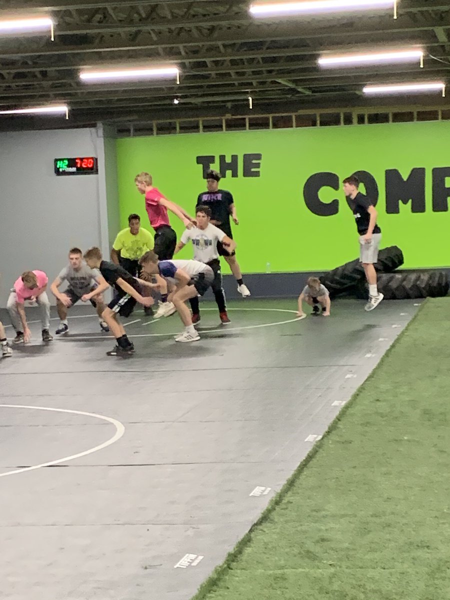 nessa_compagni's tweet photo. Young Men putting in some work this evening! #RinggoldRams #RamPride #wrestling @RinggoldRams @ringgold_rams @Ringgold_HS @RSDRAMS #TheCommpound https://t.co/9IK4TnicBp