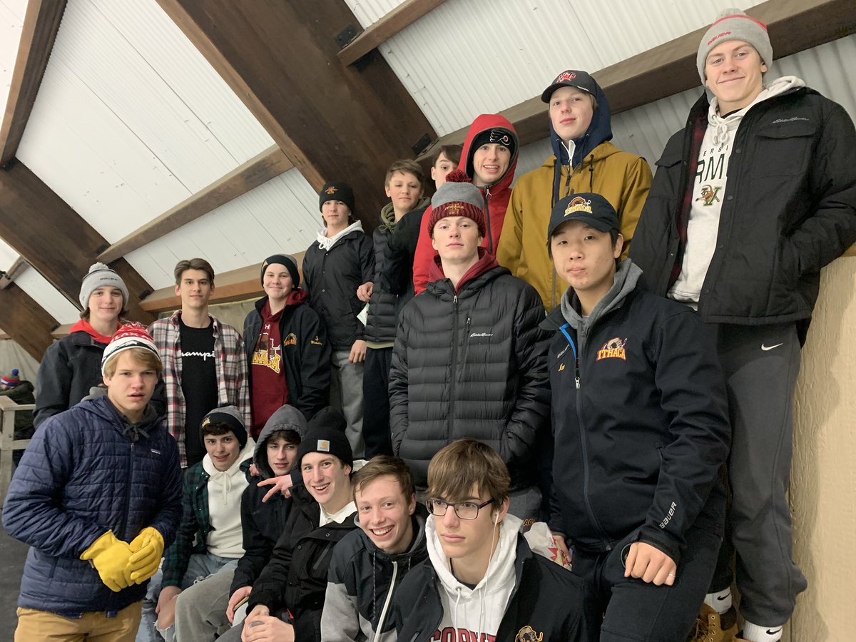 #LGR <a href="/IHSGHockey/">Ithaca Girls Hockey</a> @AthleticsICSD Playoff Hockey vs Skaneateles #goteamgo