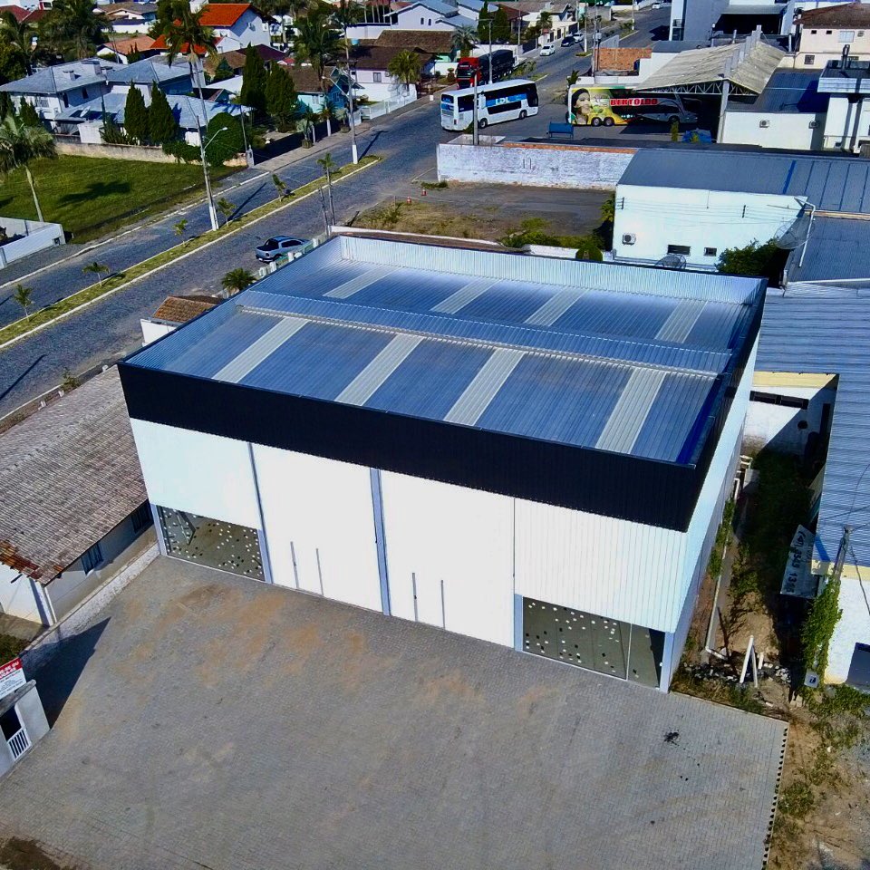 estruturasilha's tweet photo. #galpao #estruturametalica #coberturas #telhas #fechamento #metalico #calhas #lanternim #translucidas #arquitetura #engenharia @metalurgica_ilha_oficial https://t.co/pV8UcsAWfk
