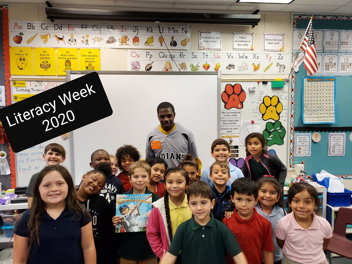 Jinx25kcrd's tweet photo. Thank you to Marquis Baskin from the VB High School Baseball team for reading to my first graders today and answering questions about baseball. You are AWESOME! #literacyweek  @CESbuzzing https://t.co/LunmCWNOpP