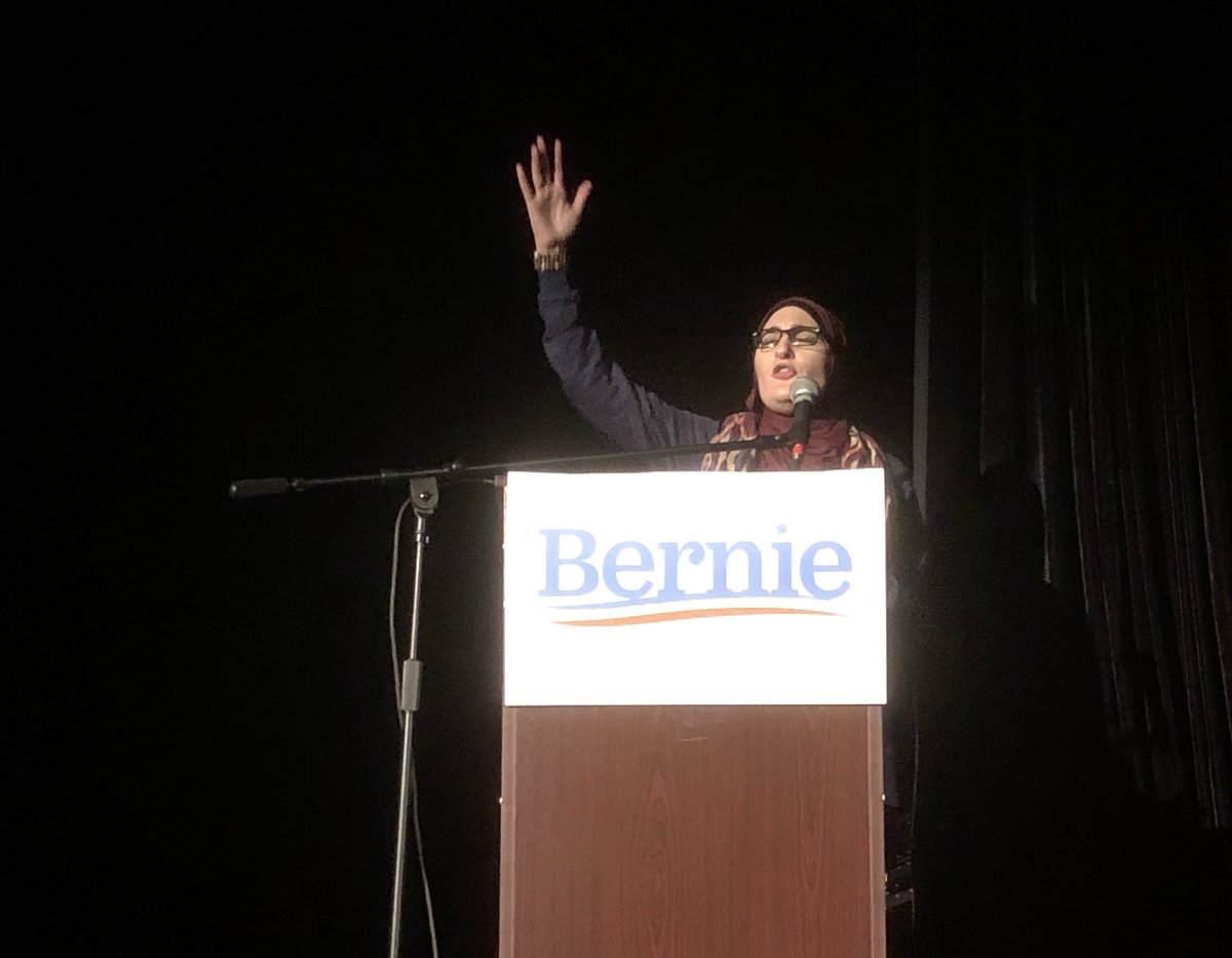 mkearney55's tweet photo. โThis is not a radical movement. This is a movement for basic human rights.โ - @lsarsour for @BernieSanders #RI #Students4Bernie https://t.co/uODnYbnV79