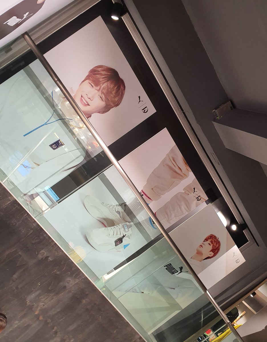 emfma12's tweet photo. #강다니엘 #강다니엘_푸마
#강다니엘_푸마큐브룸
#RS_X3 #푸마담요
1등다니님이 담요 뽑으셨길래
자리이탈하지 말껄ㅠ엄청 후회하던 중
이게 뭔일? 퍼 블랑켓이 뭐냐 물으니
담요라고ㅎ 축하받음ㅎ 입틀막 환호ㅋ
7시부터 기다린 보람이 있다!
남팬이라고 주춤하지 말자!
#강다니엘_사랑해 ♥♥♥♥♥ https://t.co/KN9heFUq5c