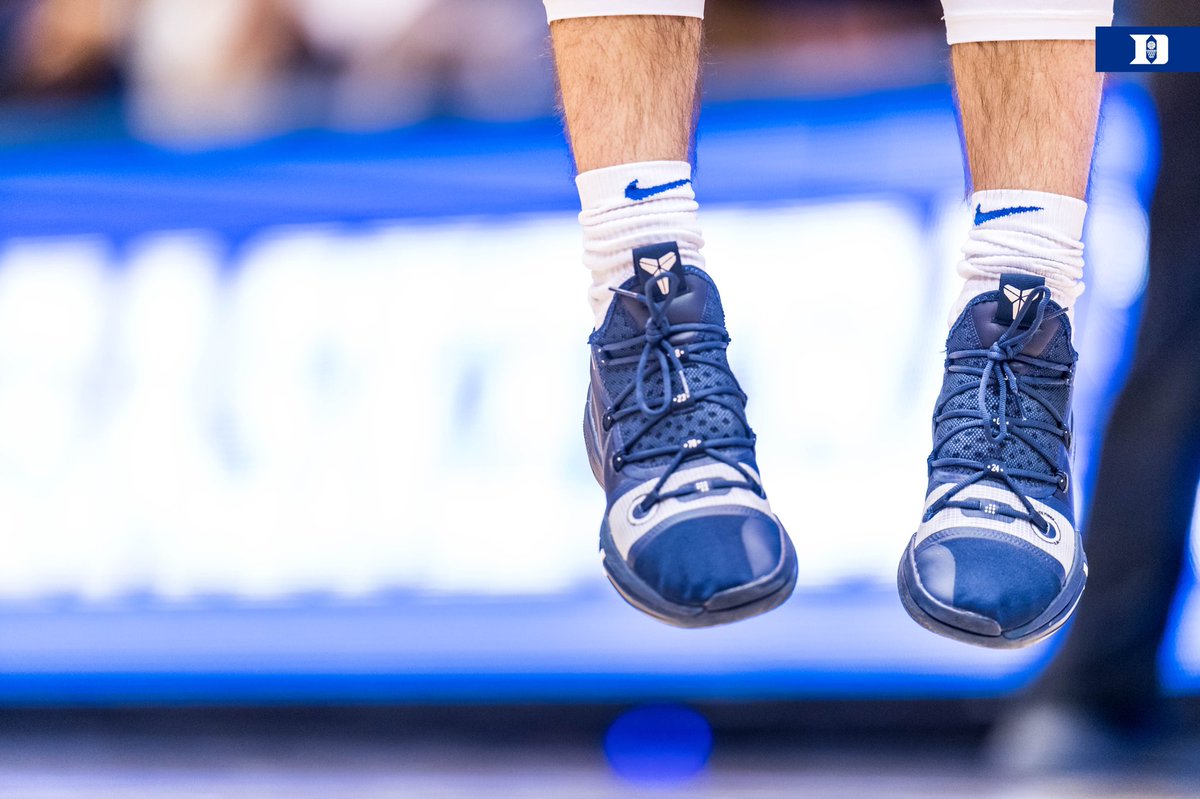 DukeMBB's tweet photo. 💛💜💛💜💛 #DukeKicks 🐍 https://t.co/wilL8R1gTy