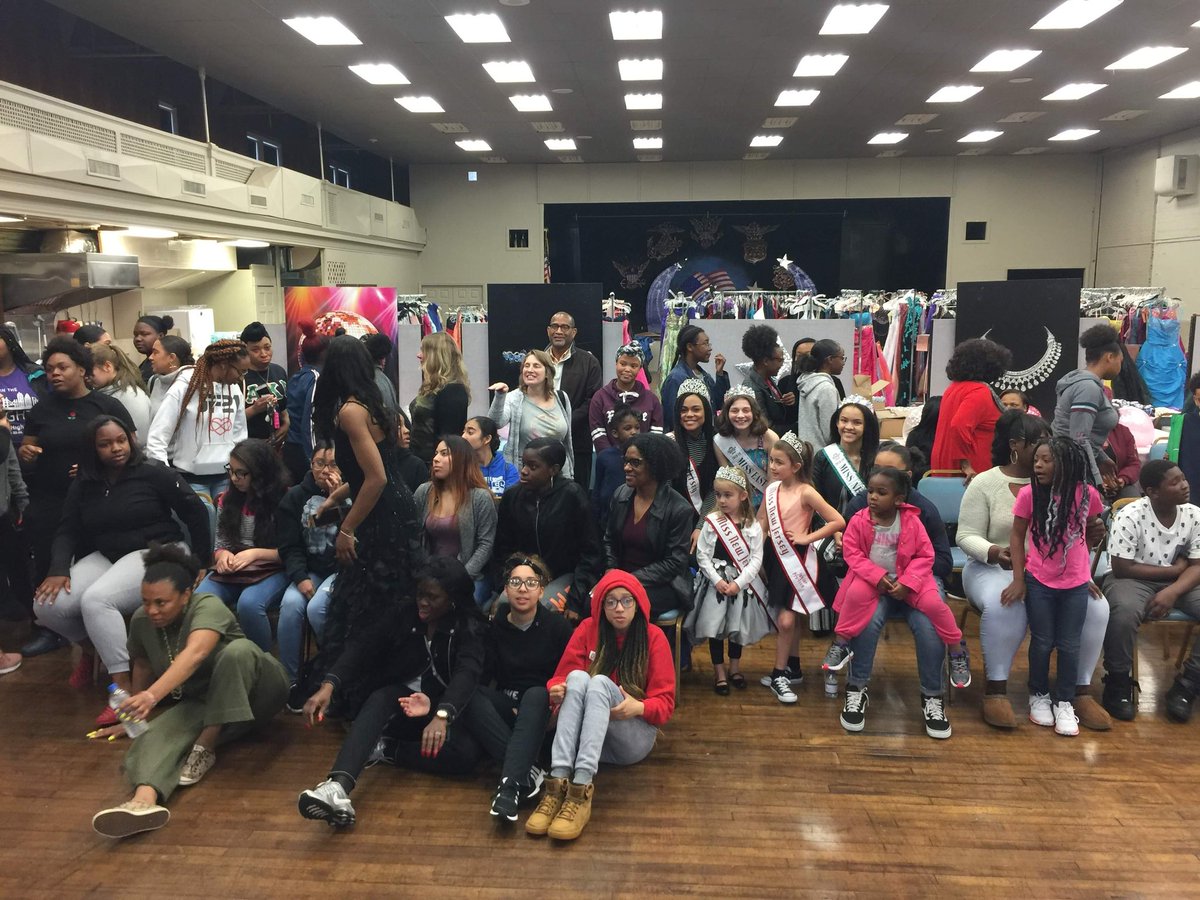 LylesSherrice's tweet photo. Wish Upon a Prom is a fun night filled with free prom shopping for any student in need. #prom #promdrive https://t.co/vgFELXjv9h