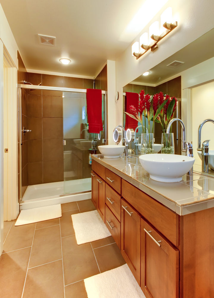 CTrevorRealty's tweet photo. This is the blueprint for a really great bathroom: neutral tones, two modern sinks, and plenty of lighting. Now, if the floor is heated, this goes from a great bathroom to an outstanding one.

Do you have heated floors in your... https://t.co/llZ090cB07 https://t.co/CfxCmuJUSV
