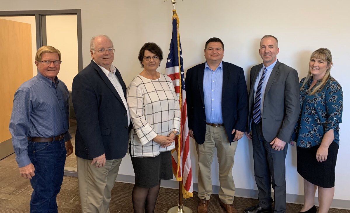 SFBvoice's tweet photo. Today @SFBvoice interim Director @Andy_Tobin took a field trip to two Arizona school districts— @YUHSD and @QSD4_Info— to talk about his direction for the SFB and hear what’s important to these Districts and their communities. @gthompsonyuhsd https://t.co/JKtoQyYNEe