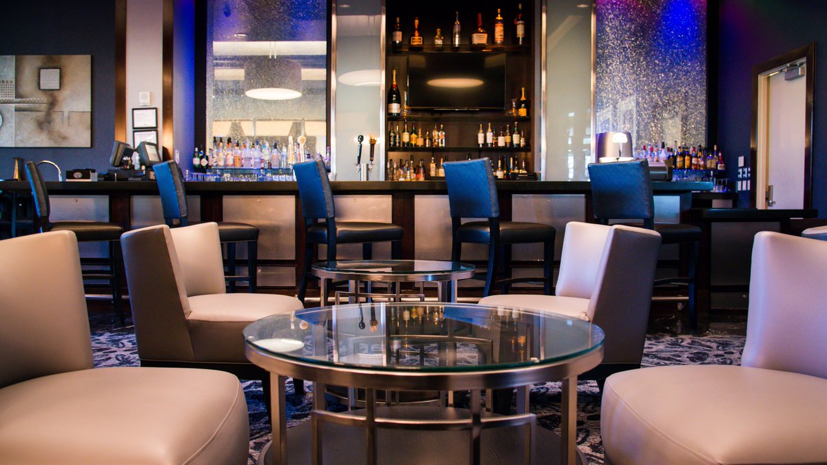 Floor to ceiling windows. Stunning cocktail lounge. Rooftop pool. What more do you need in Vegas?