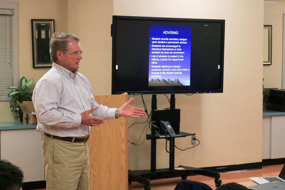 pisfoundation's tweet photo. Mr. Craycraft spoke with students and shared a scholarship opportunity by the Kentucky Transportation Cabinet. 📚 Mr. Craycraft is a founding member of our foundation and part of the PHS class of 1973! 🎓 Thank you for this opportunity! #parispride https://t.co/mL3oqbYfZT