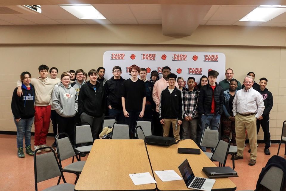 pisfoundation's tweet photo. Mr. Craycraft spoke with students and shared a scholarship opportunity by the Kentucky Transportation Cabinet. 📚 Mr. Craycraft is a founding member of our foundation and part of the PHS class of 1973! 🎓 Thank you for this opportunity! #parispride https://t.co/mL3oqbYfZT