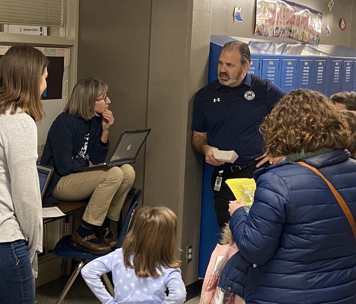 teacherdirks's tweet photo. What a great Open House at Indian Woods Middle School! #smsd_PACK https://t.co/HrwrAc3vOO