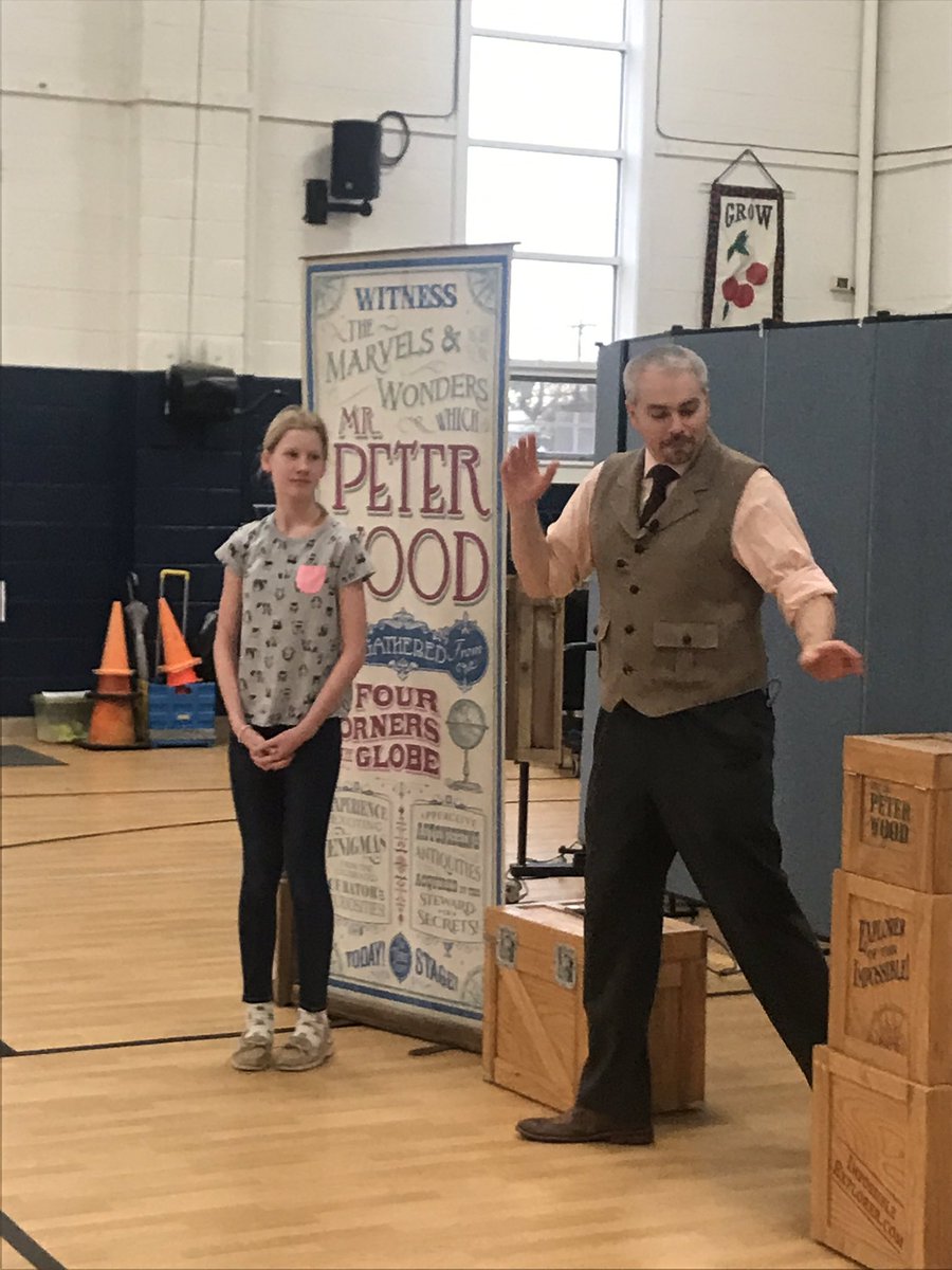 hmfrancisco's tweet photo. Special treats for our #CSW2020 celebration of the students @FAWcrusaders - a puppet show, a magic show &amp; ice cream sundaes!! #ADWFamily @ADWCathSchools https://t.co/Nb6CdzDI17