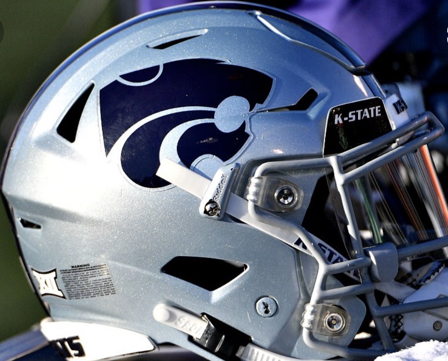 HRHSFootball's tweet photo. ⚫️🔵 #HRFB wants to thank Coach Klieman and Coach Klein from KState for visiting the #Falcons #HighlandsRanch #Cresthill https://t.co/Wulux5o9tL
