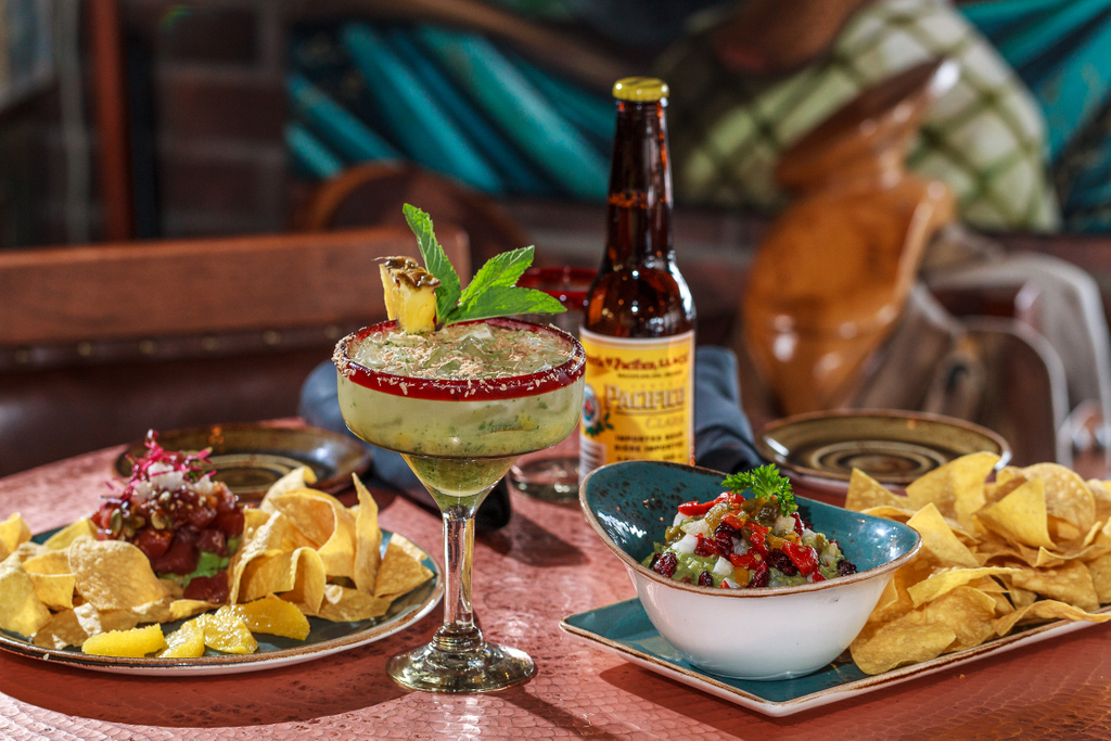 TagWhistler's tweet photo. Now could be your chance to win the Whistler winter adventure you've been dreaming of!

Prize includes
2 nights stay  @AdaraHotel
2 @ValleaLumina passes
2 hour Snowmobile Tour
A $120 Gift Card to @MexicanCorner 
An @escapewhistler experience 

Enter Here: https://t.co/rIj7mZncwy https://t.co/2kvR9JNZjN