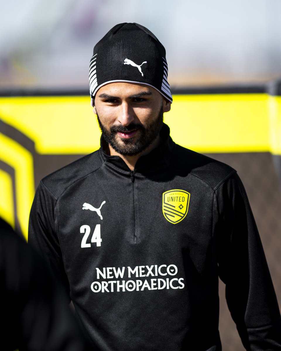NewMexicoUTD's tweet image. 🖤💛 New faces, and old friends at the training grounds. We love em all! 🖤💛

#NMUnited #SomosUnidos #WeAreUnited