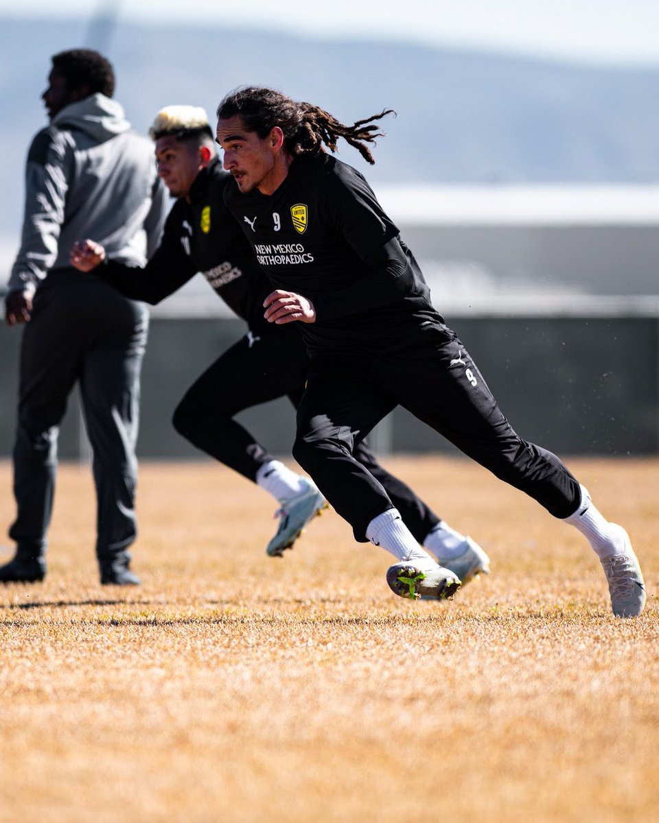 NewMexicoUTD's tweet image. 🖤💛 New faces, and old friends at the training grounds. We love em all! 🖤💛

#NMUnited #SomosUnidos #WeAreUnited