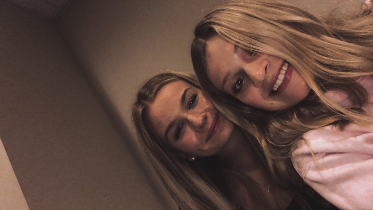 _gracewojnar's tweet photo. Happy birthday to my absolute bestie, hope it was the best!! Love you annie💗💗💗 @AnnaRobejsek https://t.co/uUf4T2eFAb