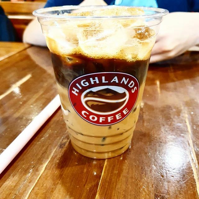 merforga's tweet photo. Vietnamese Starbucks hells yeah #coffeetime #vietnameseicedcoffee #highlandscoffee https://t.co/XAiULbKGjo https://t.co/T2o0w8mCUl
