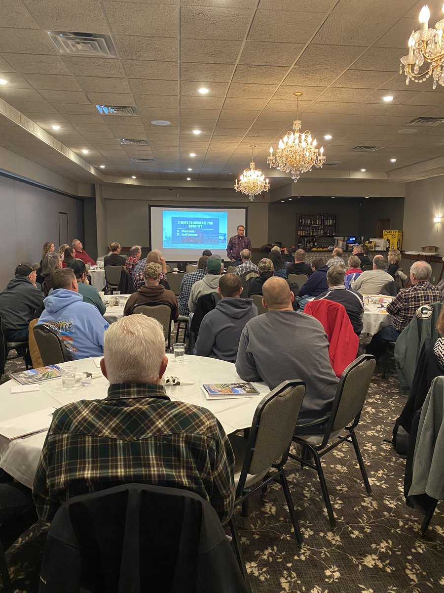 DerekLeckwee's tweet photo. Greg McClure spoke in southern Wisconsin about his 100+ bushel @AgriGold soybeans... Grower feedback was phenomenal. I love hosting meetings like this! Don’t over look the “free” bushels! @agold_joey #rowspacing #seedspacing #agrigoldsoybeans https://t.co/f4jdQvTGzS
