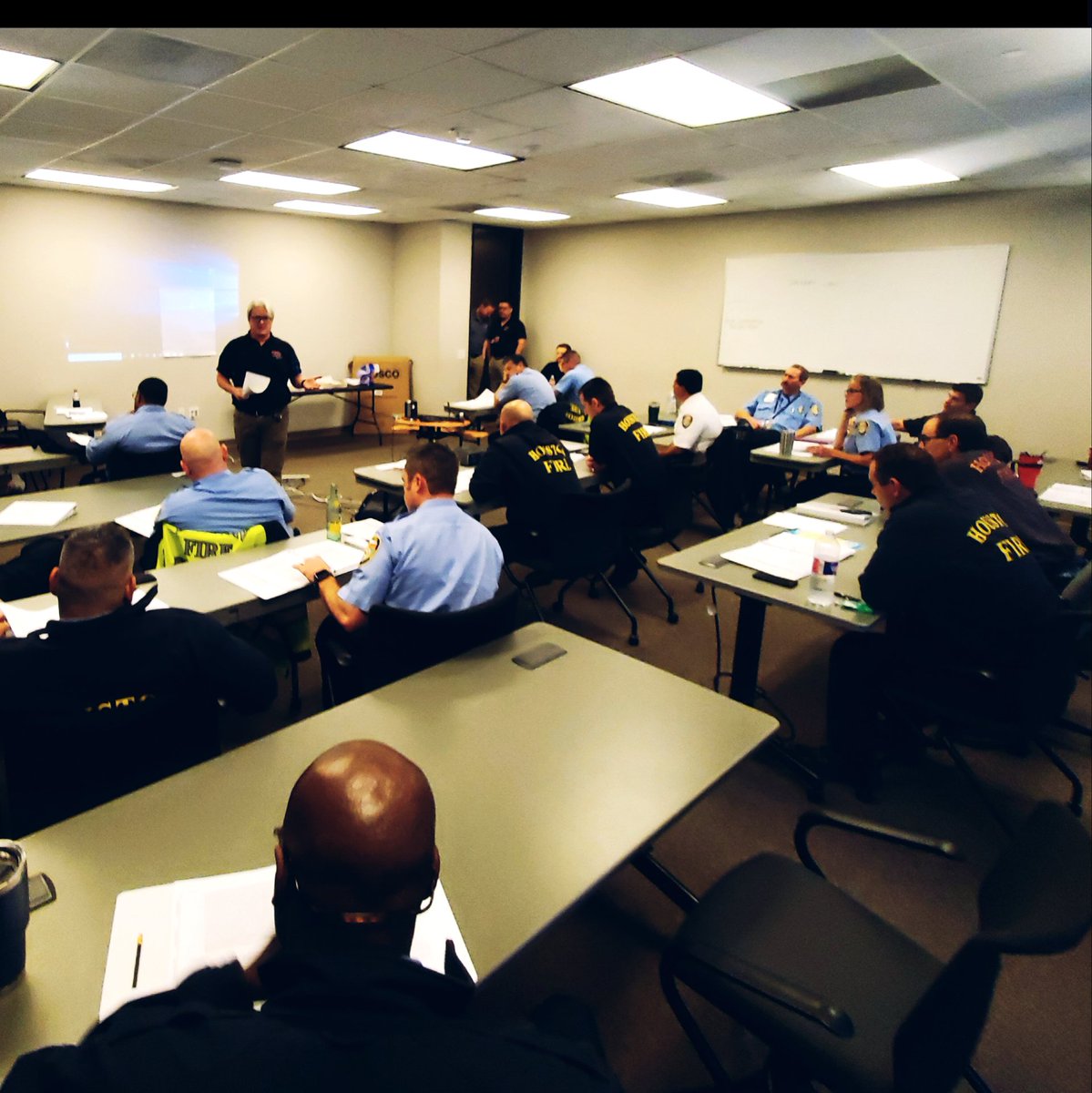 <a href="/H_RobinsonMD/">heather robinson</a> leading journal club for <a href="/HoustonFire/">Houston Fire Dept</a> EMS supervisors re: avoiding the H-bombs (EPIC-TBI trial by Dr. Bobrow <a href="/McGovernMedEMS/">McGovernMedEMS</a> )