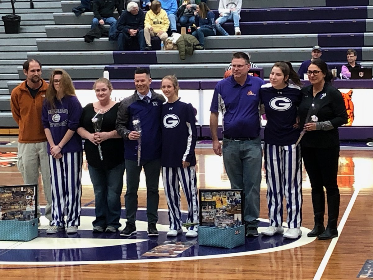fightingscot4's tweet photo. Seniors pull it out on senior night! @AllisonMarie468 with 18 and 11 for another double-double. Tiger Cubs now 7-1 in January. https://t.co/FYRx2xd34t