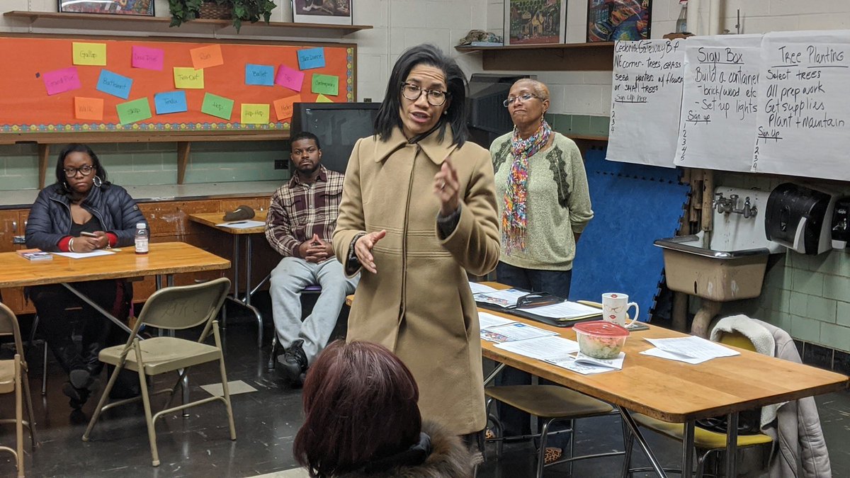 ShannonSneed4MD's tweet photo. I spent this evening visiting District 2 and the members of the Cedonia Community Association. We discussed how to ensure DPW responds to requests, the importance of Baltimore City residents participating in the upcoming Census. 1/2 #baltimore #shannonforbaltimore #Cedonia https://t.co/0eIMQ0Vg2X