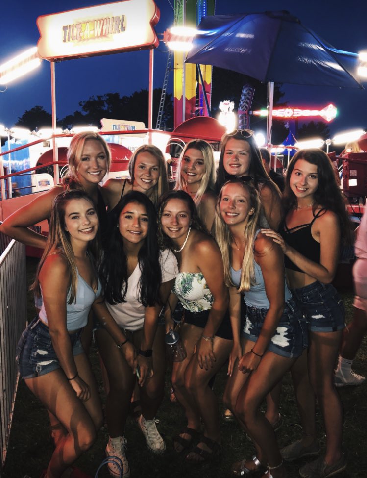 g_sciarrilli's tweet photo. happy birthday lina bby! @linaohara_ ily hun i hope you had the bestest day! 💛💗 https://t.co/6EP81CYW5H