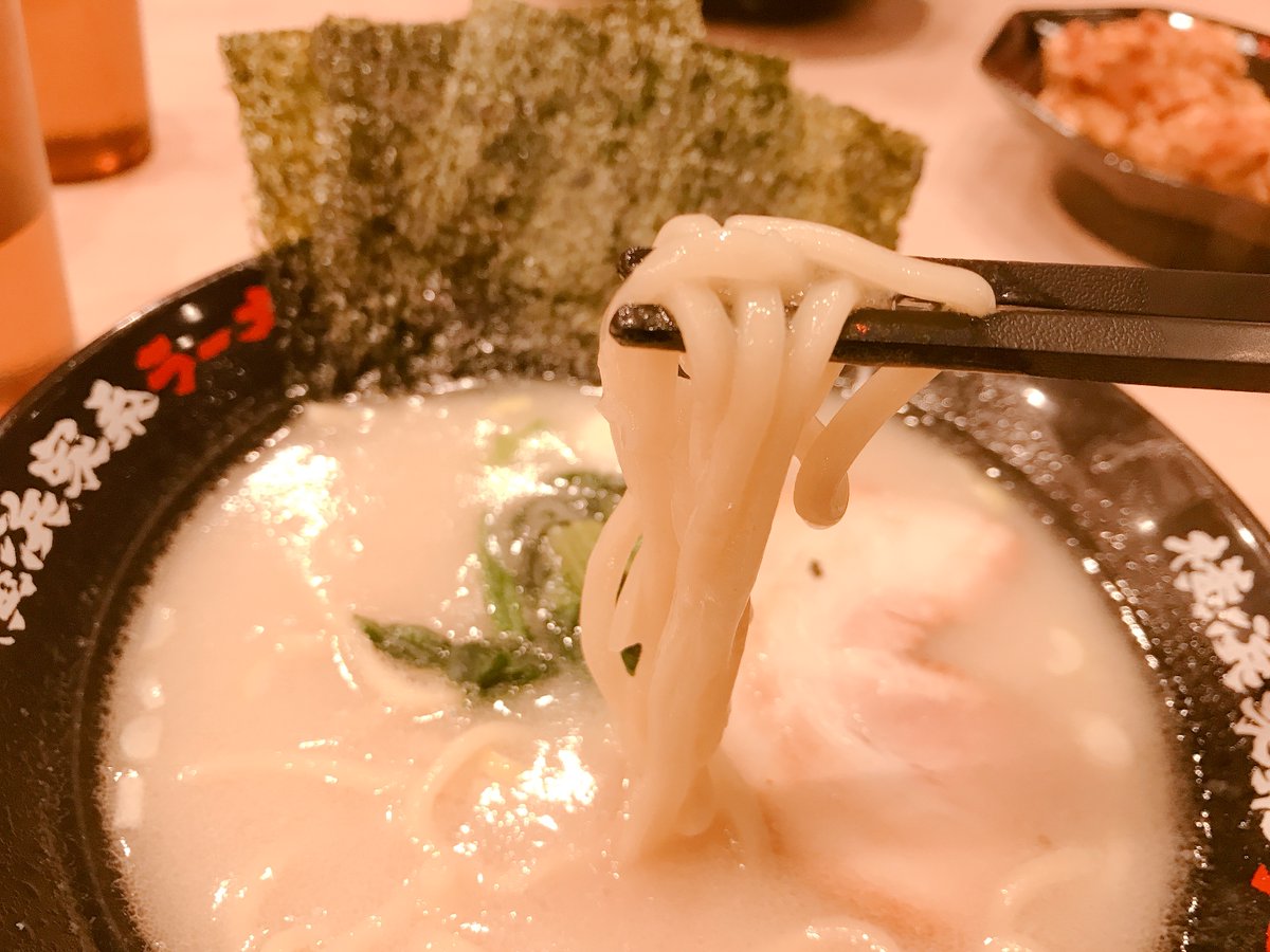 gurume9696's tweet photo. 久しぶり更新
津島市「莪原家」にて横浜家系ラーメンを食べてきました♪
こってりもったり豚骨スープがうまい！

詳しくはブログで♪
https://t.co/GZDdJU9u9c https://t.co/2yA0xT3gcT