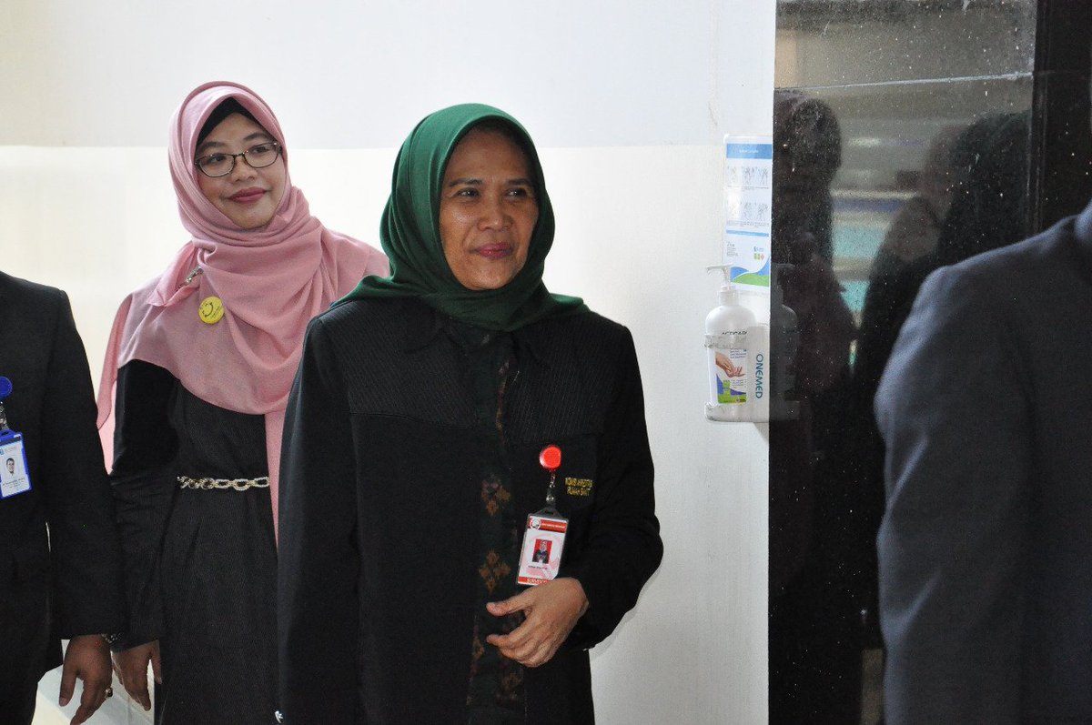 rs_ummi's tweet photo. RS UMMI 🚑

Selamat datang kepada Ibu Sulikah, S. Kep, M. Kes di RS UMMI @rs_ummi dalam acara Survei Verifikasi 1 AKREDITASI SNARS 1.0, Rabu 29 Januari 2020

#akreditasirsummi #surveiakreditasi #dokterrsummi #dokterrsummi #rs #rsummi #rumahsakit #bogor #rsummi #kotabogor #dokter https://t.co/uUVn3arN3m