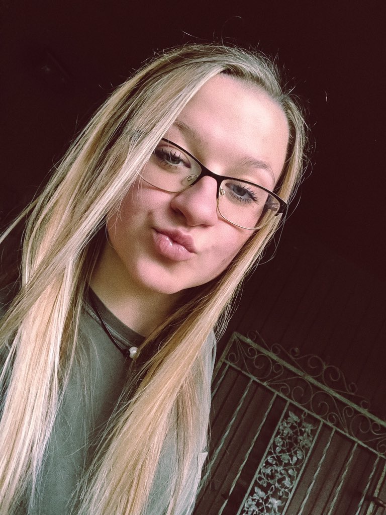kortnieerenee's tweet photo. one good decision i’ve made this year💇🏼‍♀️ https://t.co/jmhxg91Z7W