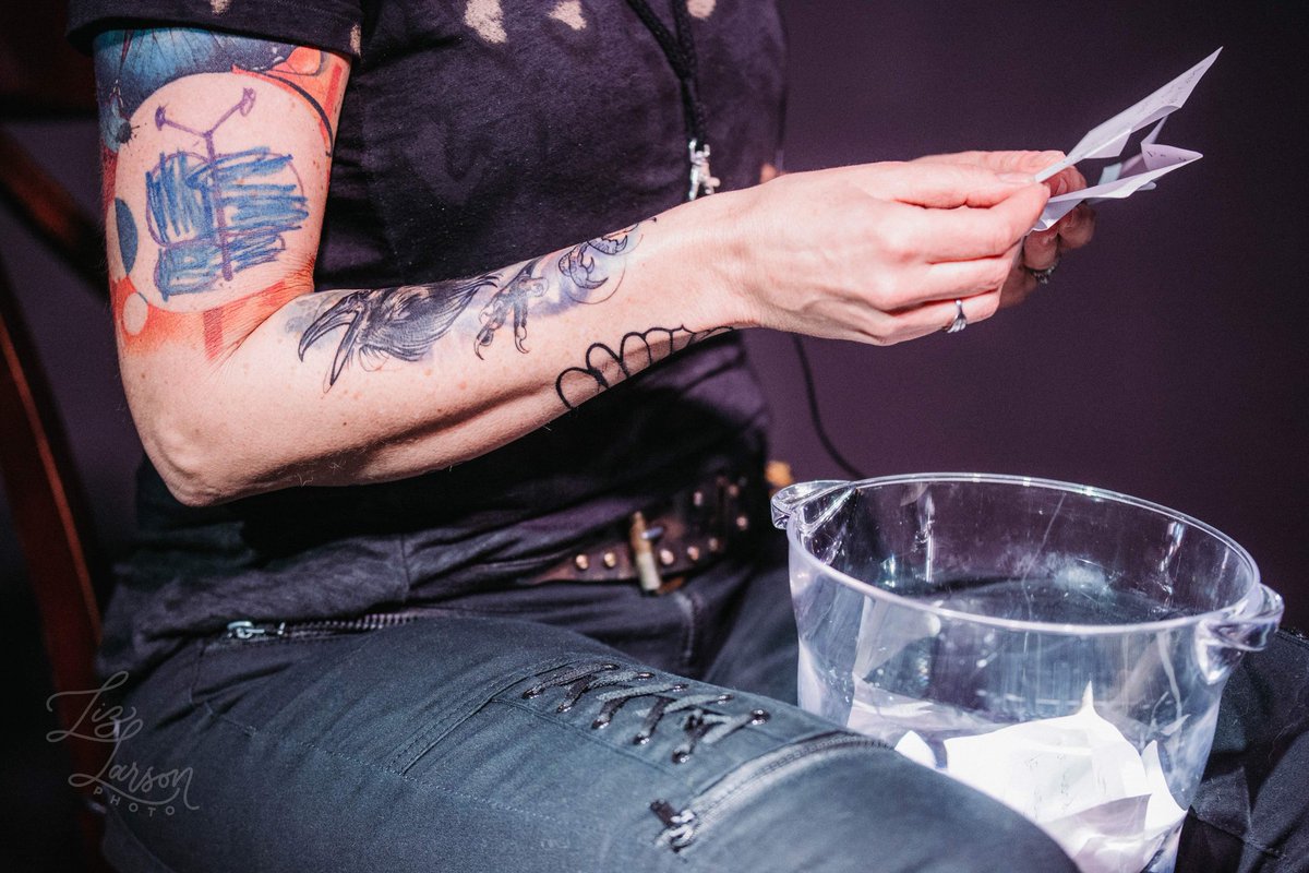 LizNLarsonPhoto's tweet photo. Kim Rhodes
Wayward Live
@kimrhodes4real @PodcastWayward #waywardlive https://t.co/3Ypuzlt5zF