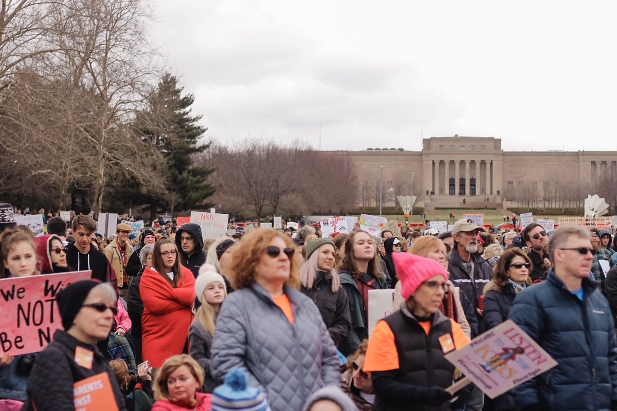 PrivacyViews's tweet image. London will use live facial recognition cameras to police the city
cnn.com/2020/01/24/tec…