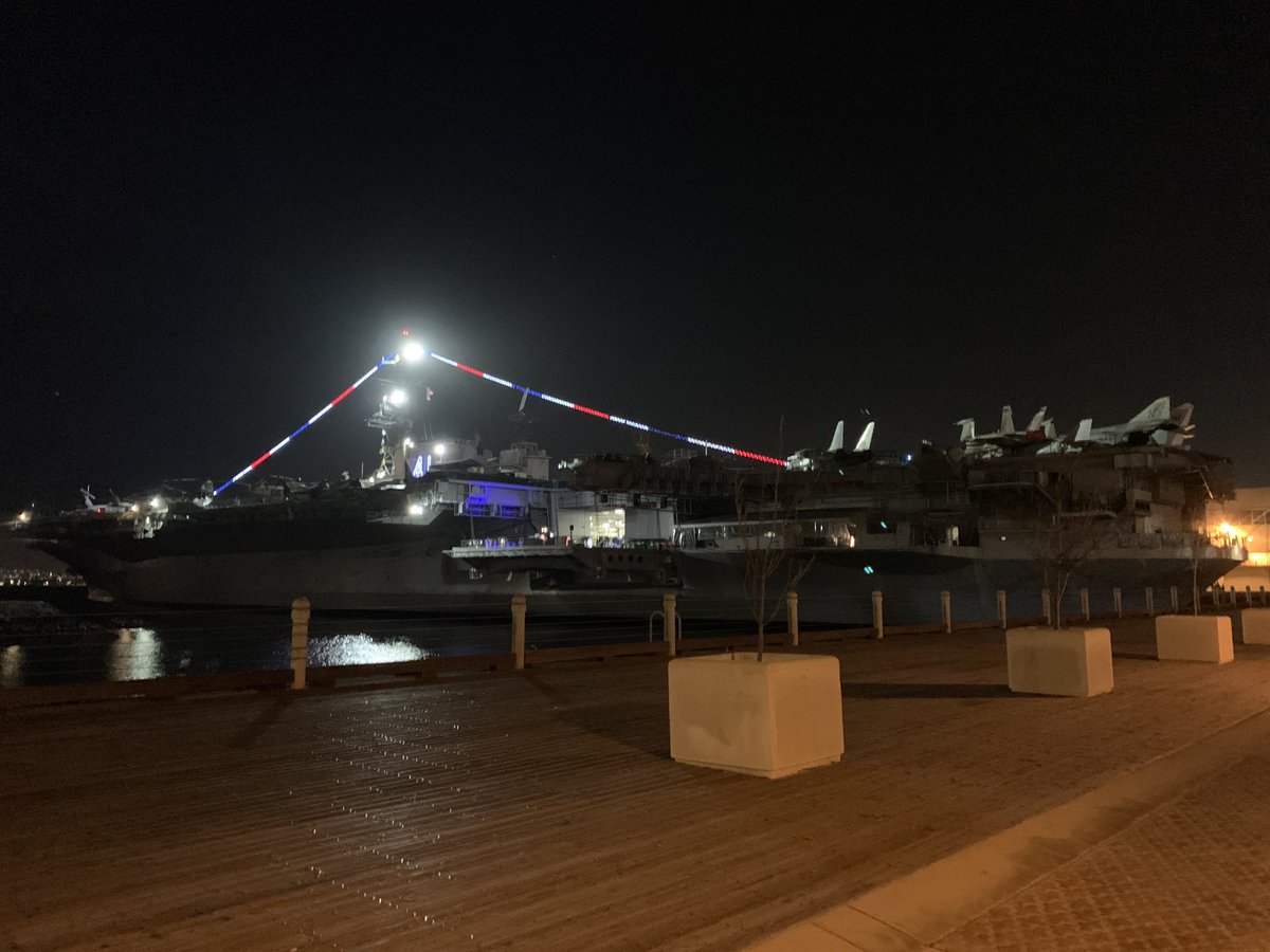 LabordeAle's tweet photo. Experiencia única en el #ChairWorld2020 de @vistage con una recepción en el portaviones US MIDWAY 41 #RiseTogether https://t.co/I0dtl3mYZj