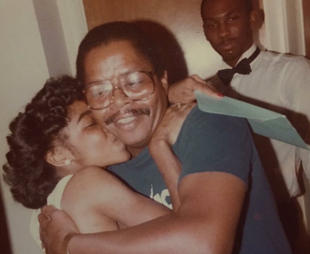 April_M_Eaton's tweet photo. @elleduncanESPN #girldad... then (1982) and today! 💕 https://t.co/wuOkJysJhr
