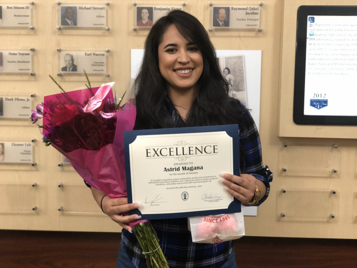 CasaLomaBCSD's tweet photo. Congratulations to our awesome CPAL Ms. Tati for her Excellence in #TeamBCSD award! #teamCasaLoma https://t.co/8zd0fGpTcw