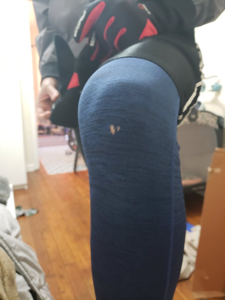 johnnytwrangler's tweet photo. @UnderArmour If you look at my twitter history, you can see I'm not a fan of pants. 

That said, when I do buy them, I expect them to last a little longer than one winter :/ 

#mildlydisappointing #doyousellpatches #used15times https://t.co/rfZLwB3y6b