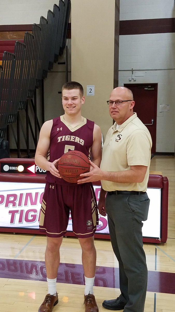 In the victory tonight Decker Scheffler scored 43 points and joined the 2,000 point club.  Congrats Decker!