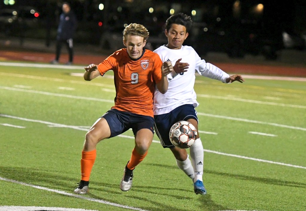 ahverdejo's tweet photo. Finished the double dip outside where the Bridgeland and Bryan soccer teams battled a tricky wind in District 14-6A play. #CDISDspirit ⚽ https://t.co/qemTeEJvxH