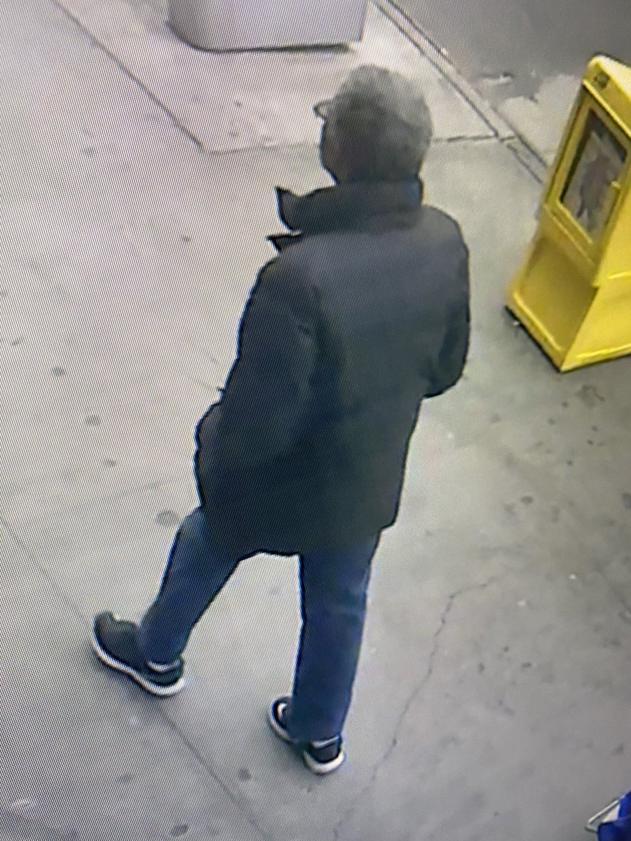 MarkEastSide's tweet photo. MISSING: Father of a member of our community missing from in front of the school since 3:30 pm. 70 years old 5’ 11” tall Understands English and Spanish but doesn’t speak.  Name is Enrique. Wearing outfit below. Please help him get to the the police or contact me  if you see him https://t.co/Tb3dxluJvC