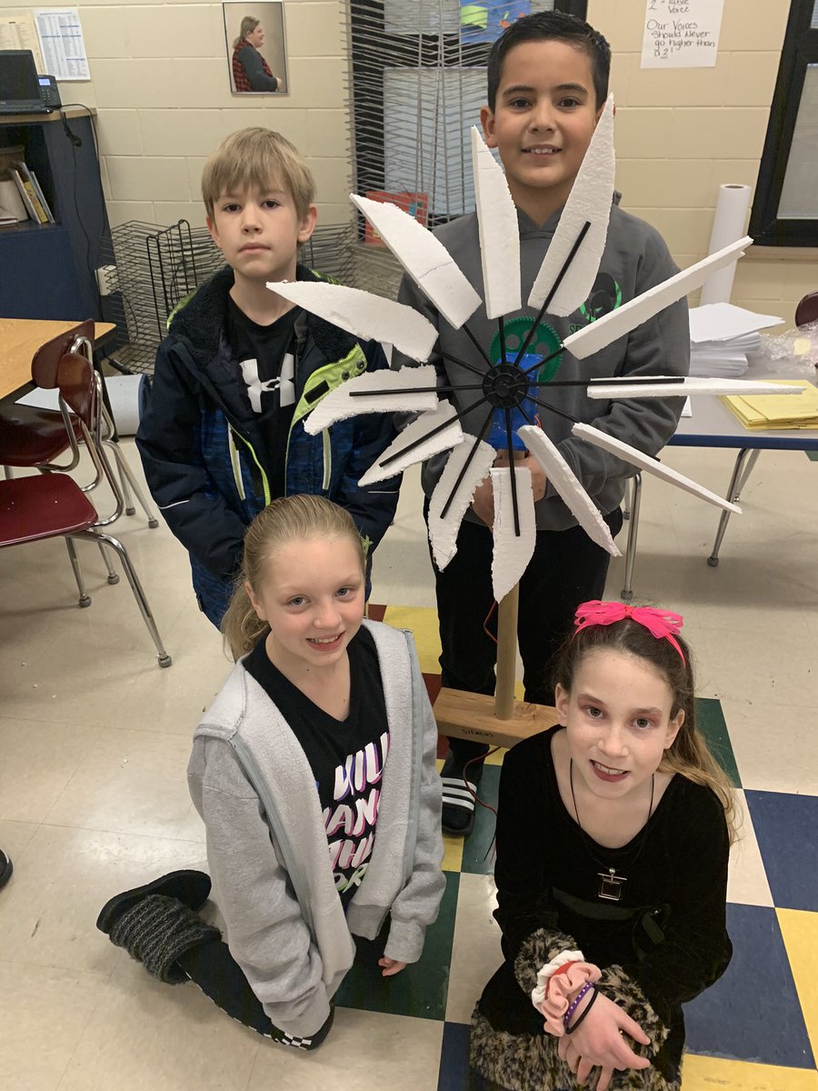 4AHeusner's tweet photo. Just a few of our wind turbines we created to make renewable energy! The kids had a blast!!@HeusnerPride @HeusnerReading #STEM #STEMeducation #energy #renewableenergy #Engineering https://t.co/ts2k1KaXnF