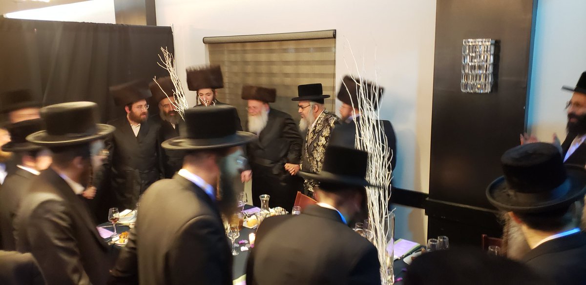 AlexRapaport's tweet photo. Tuesday 1/28: The Rebbe of #Viznitz-#Montreal visited the newly renovated #Yapchik in #Lakewood #NewJersey for the Fischman-Rapaport #ShevaBrachos

#MazelTov #KosherFood #Kosher cc @LakewoodScoop @LakewoodNewsNet https://t.co/pskiqWb3IG