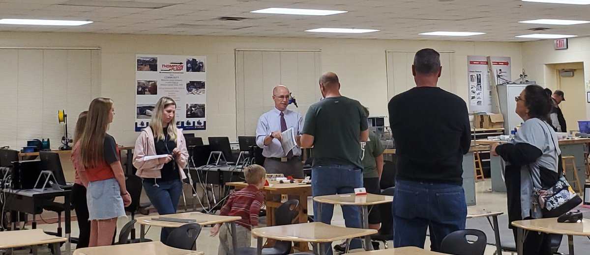 EleetaSue's tweet photo. Thanks for a great Sneak Peek, future CUDAS!  #WelcomeToTheTank! #NSBHS https://t.co/lNmoIMmMXB